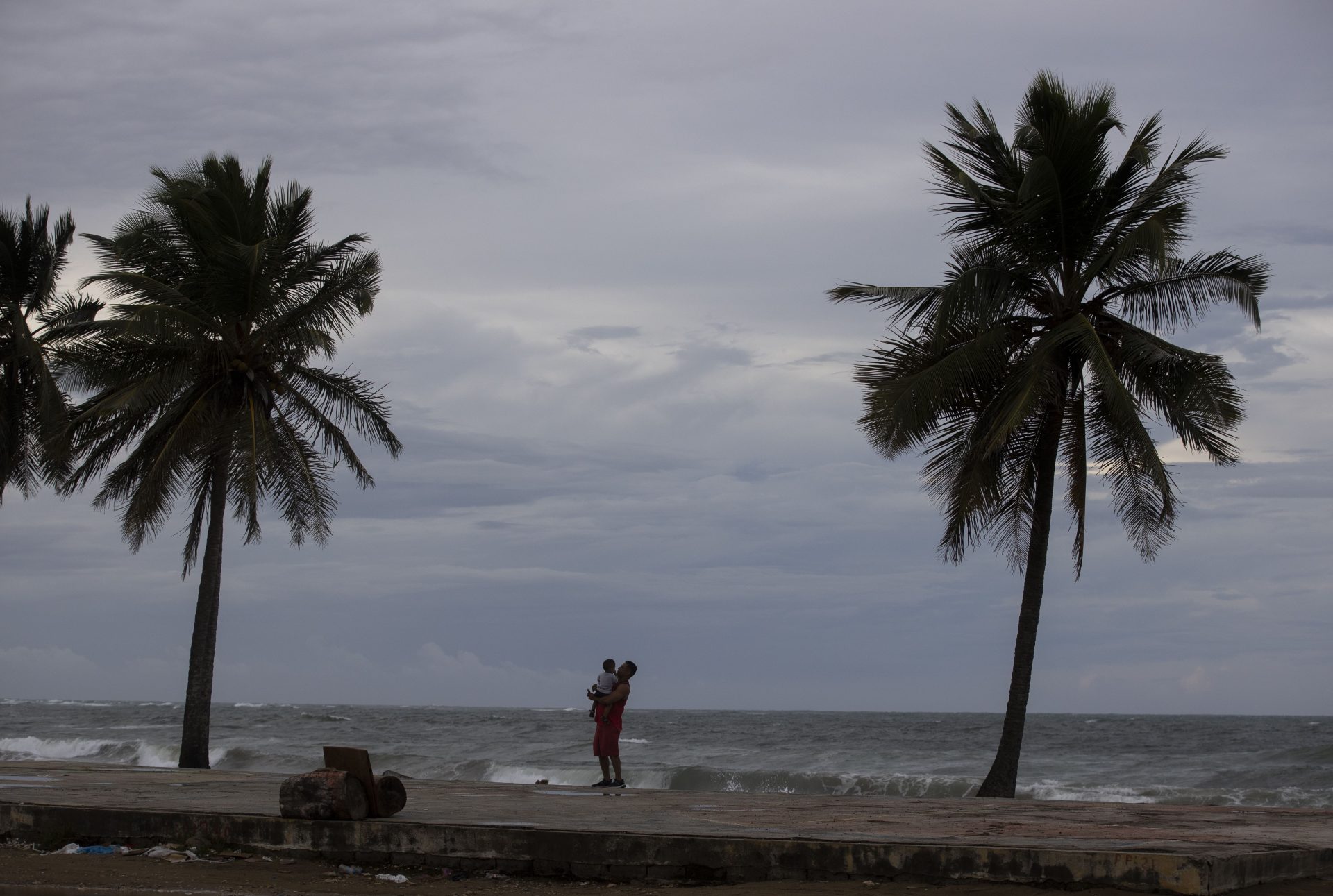 Hurricane Fiona enters the Dominican Republic 