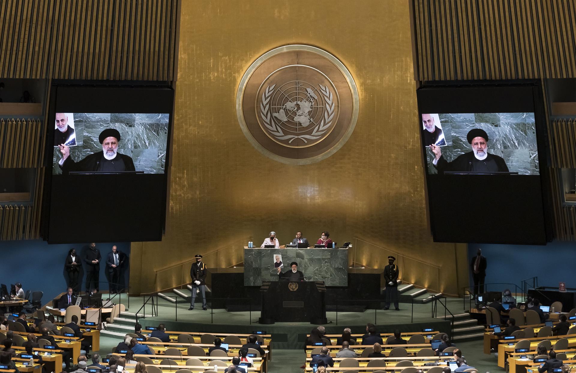De Iraanse president Ebrahim Raisi spreekt de Algemene Vergadering van de VN toe op 21 september 2022 in New York.  EFE/Justin Lane