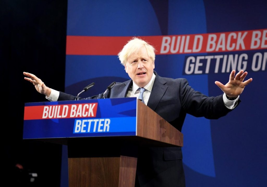 El primer ministro británico, Boris Johnson, en su discurso ante el congreso del Partido Conservador en Manchester, Reino Unido. EFE/EPA/NEIL HALL