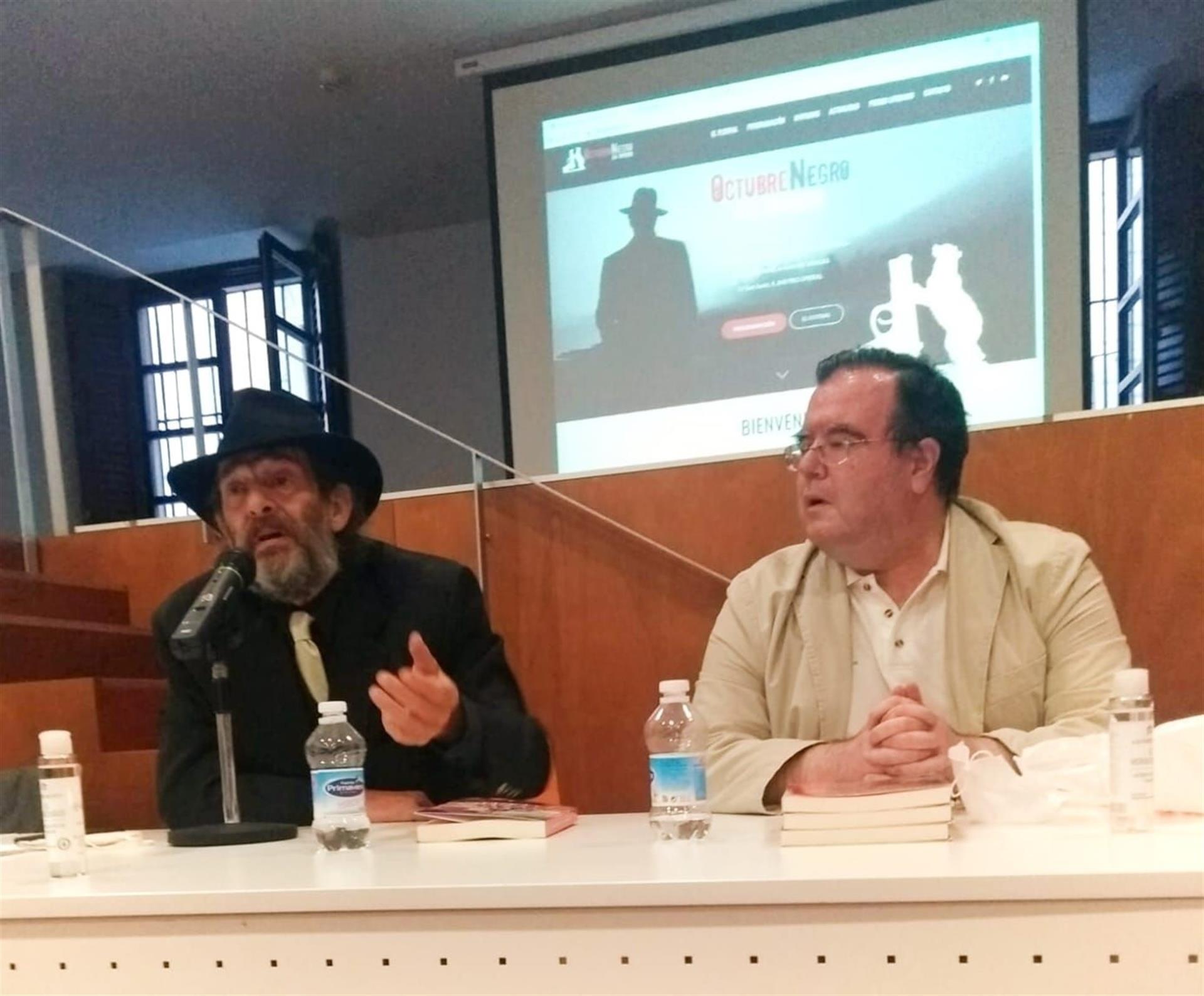 Javier García-Pelayo y José Manuel Cruz charlan sobre el juego.