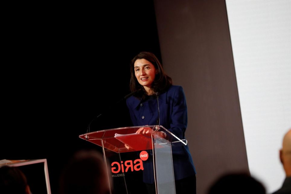 MADRID, 17/11/2021.- La ministra de Justicia, Pilar Llop, participa en la entrega de la quinta edición de los Premios "GIRA", que entrega Coca Cola a proyectos de mujeres emprendedoras, este martes en Madrid. EFE/David Fernández
