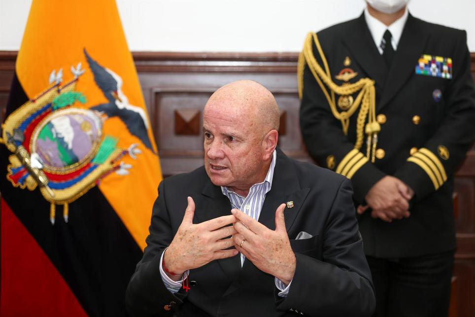 El vicepresidente de Ecuador, Alfredo Borrero, durante el encuentro con representantes de Hispasat.
