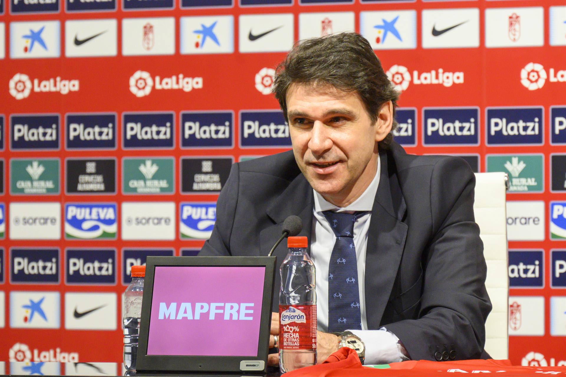 El técnico Aitor Karanka durante su presentación como entrenador del Granada la pasada temporada. EFE/Miguel Ángel Molina/Archivo