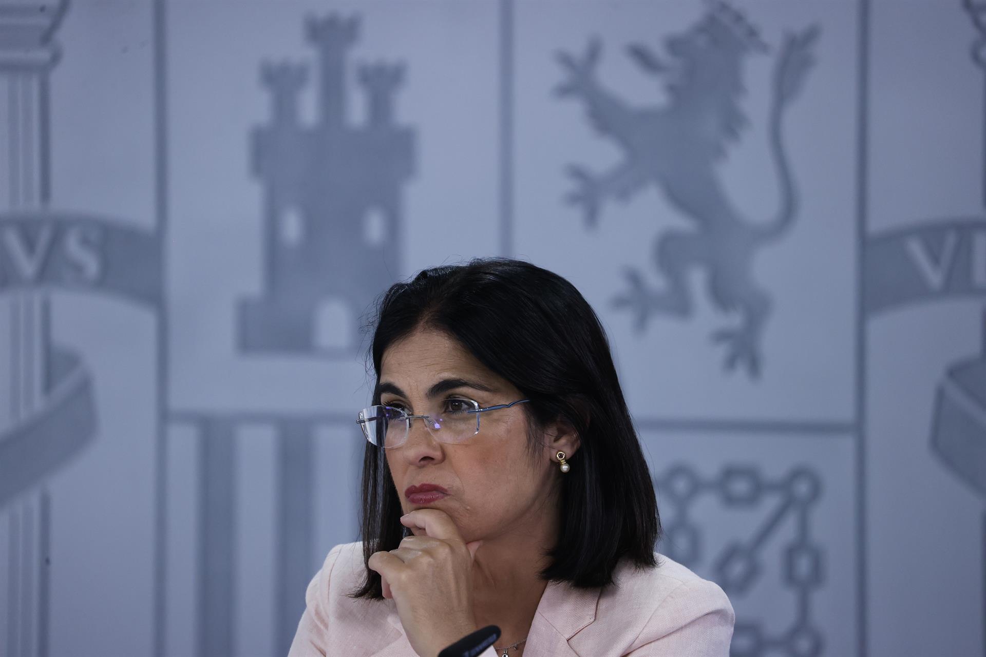 La ministra de Sanidad, Carolina Darias, durante la rueda de prensa posterior a la reunión del Consejo de Ministros, ayer martes en Moncloa. EFE/ Juan Carlos Hidalgo