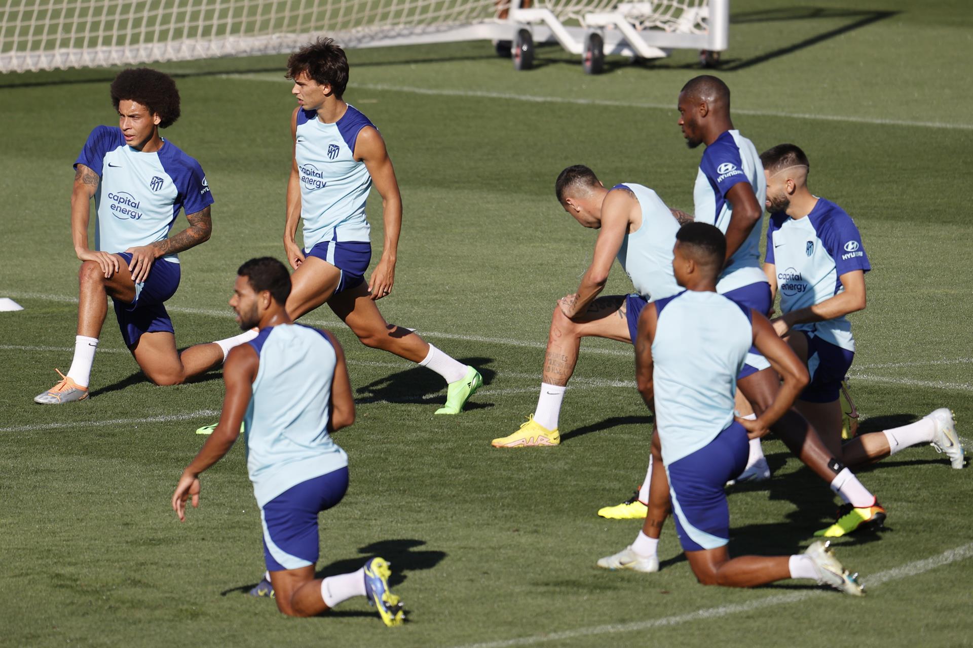 Los jugadores de Atlético de Madrid, durante el entrenamiento de este sábado. EFE/Mariscal

