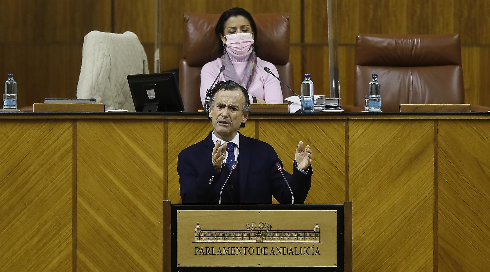 El diputado del grupo popular Pablo José Venzal, durante una intervención en el parlamento. EFE/Archivo