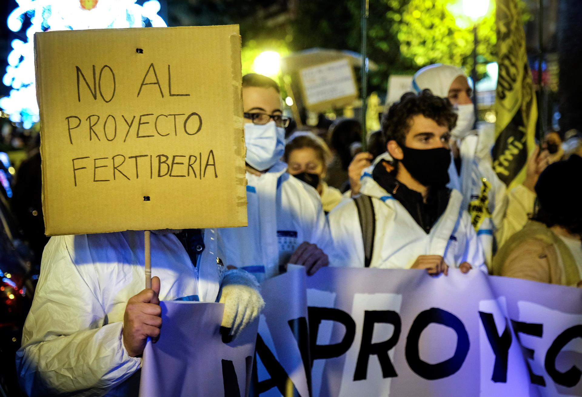 Manifestación en Huelva contra el plan de Fertiberia.EFE/Julián Pérez