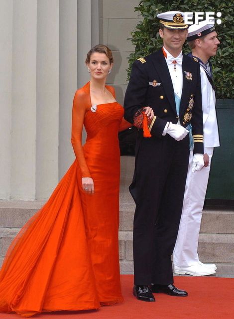 50 momentos clave en la vida de la Reina Letizia: Asiste junto a don Felipe a la boda del príncipe heredero de Dinamarca y Mary Donaldson, primera ceremonia real.