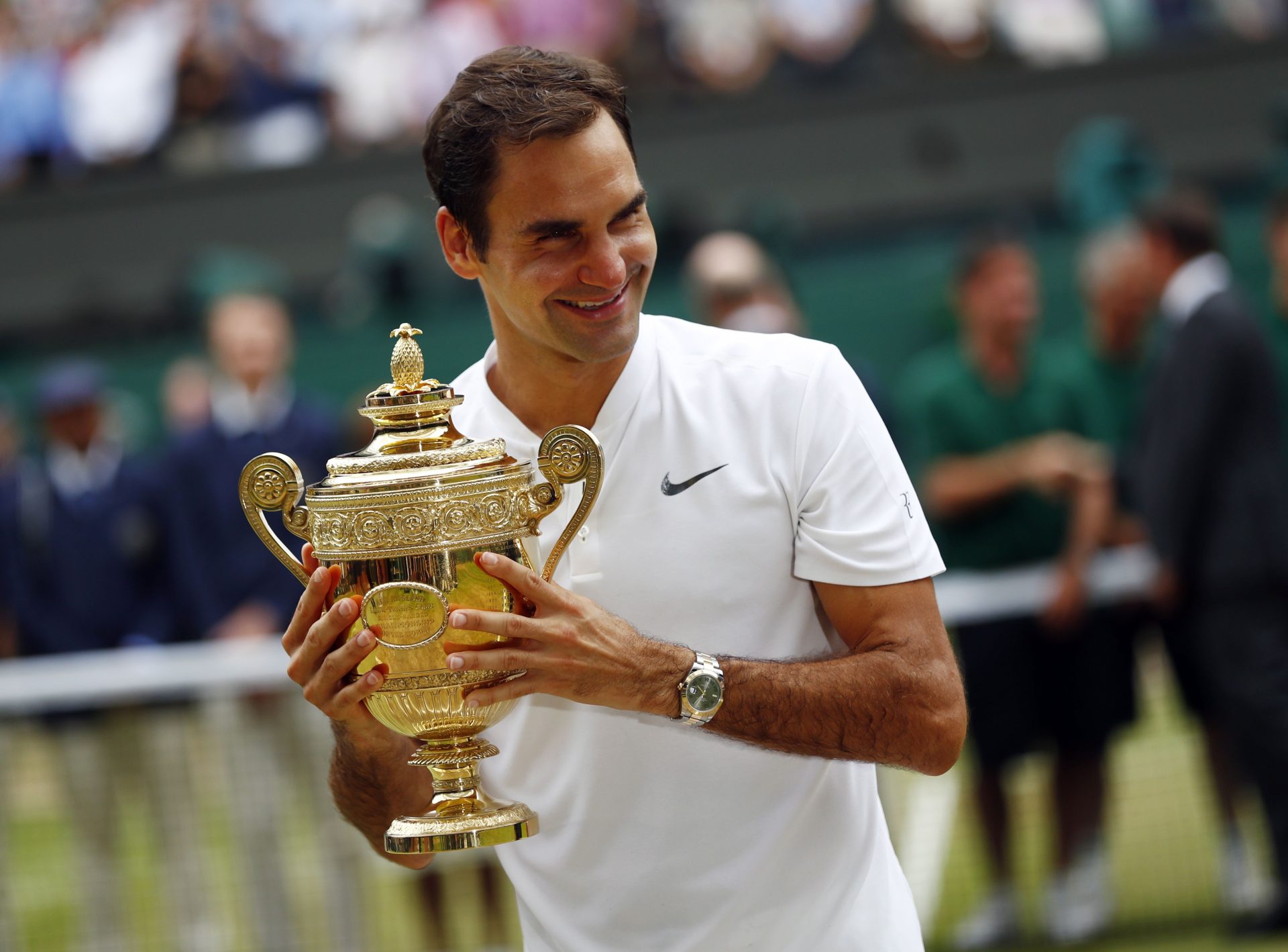 Aos 97 anos, o jogador de tênis mais velho do mundo quer enfrentar Roger  Federer