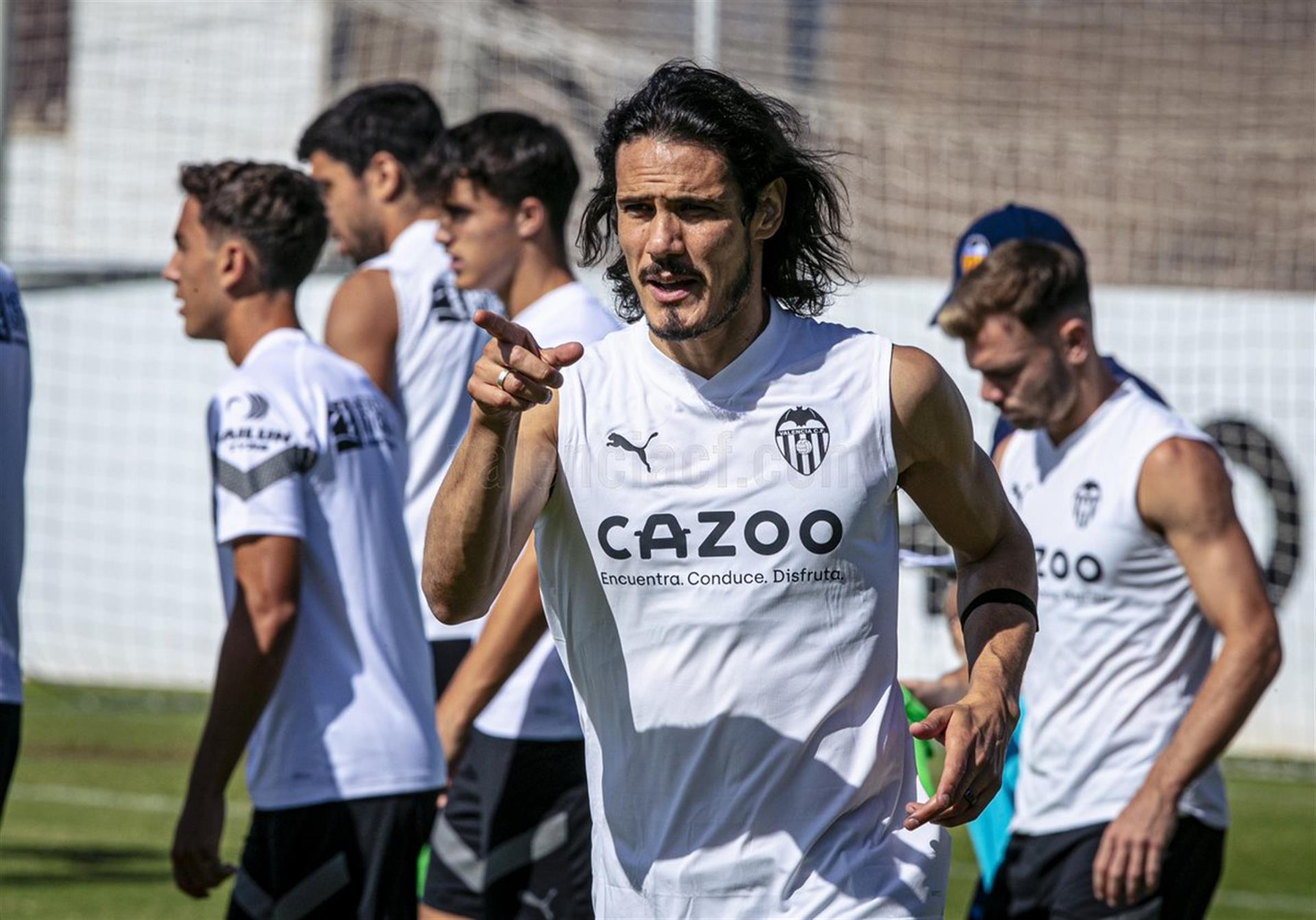 Cavani, en una imagen de entrenamiento compartida en redes por el Valencia CF.