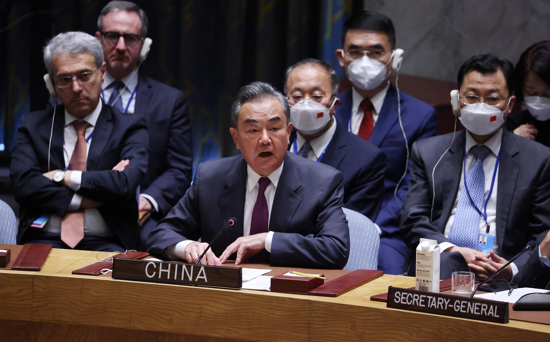 El ministro chino de Exteriores, Wang Yi, habla durante una reunión de alto nivel del Consejo de Seguridad de las Naciones Unidas, en Nueva York (EE.UU.), este 22 de septiembre de 2022. EFE/EPA/Justin Lane