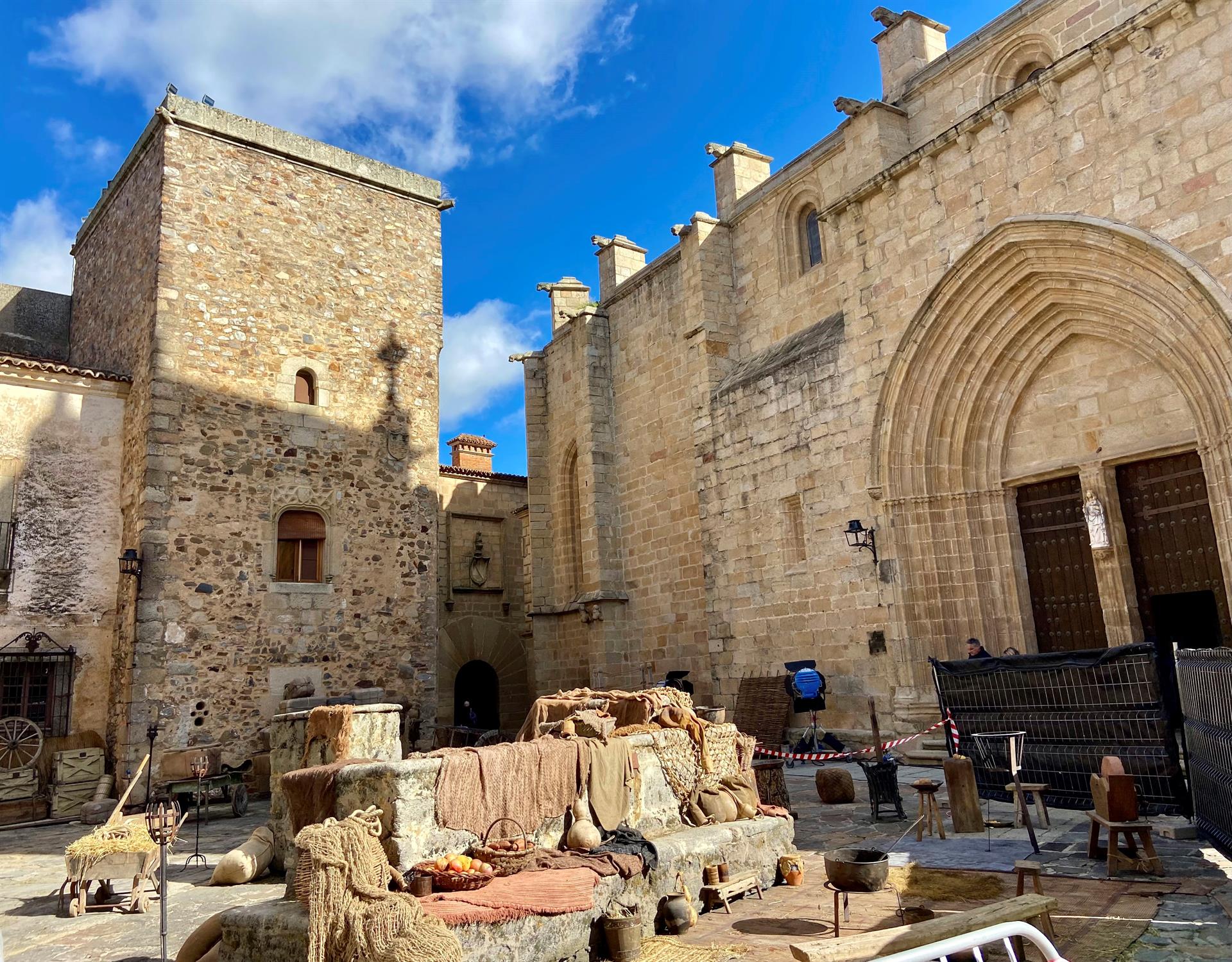 Vista general de la plaza de Santa María, en Cáceres, donde se han rodado las últimas escenas de la precuela de la serie "Juego de Tronos". EFE/ Eduardo Villanueva
