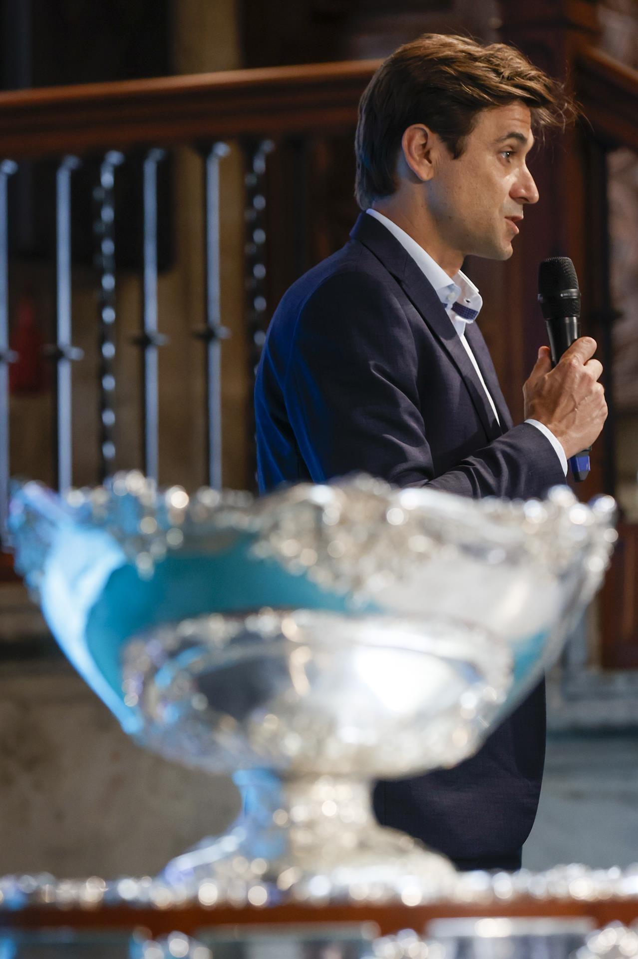 El tenista David Ferrer, interviene durante a la presentación a los medios de comunicación de la fase de grupos de la Copa Davis, que se disputará en València entre el 13 y el 18 de septiembre.EFE/ Kai Forsterling