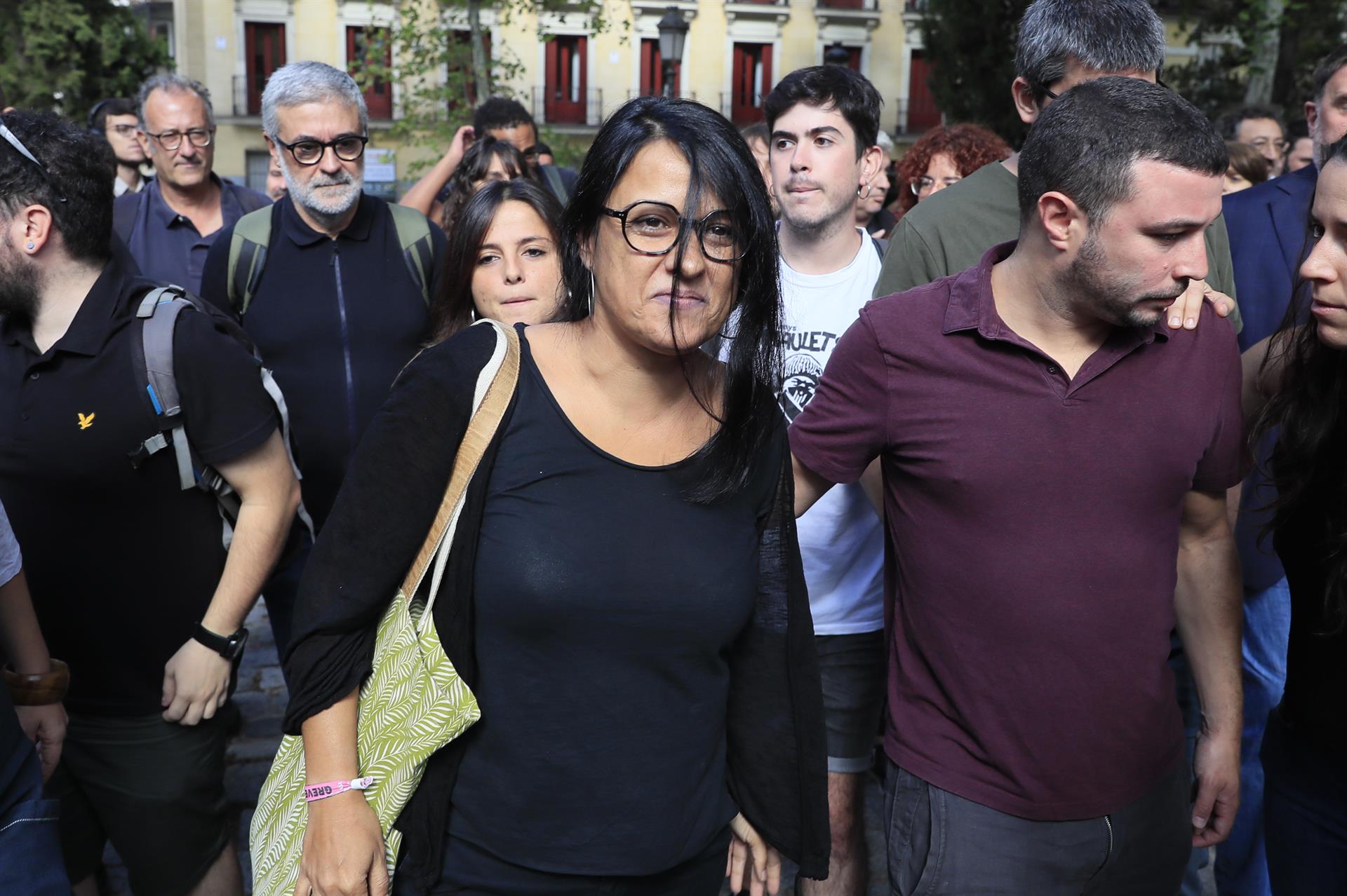 La exdiputada catalana de la CUP Anna Gabriel (c) a su llegada para comparecer ante el Tribunal Supremo. EFE/ Fernando Alvarado