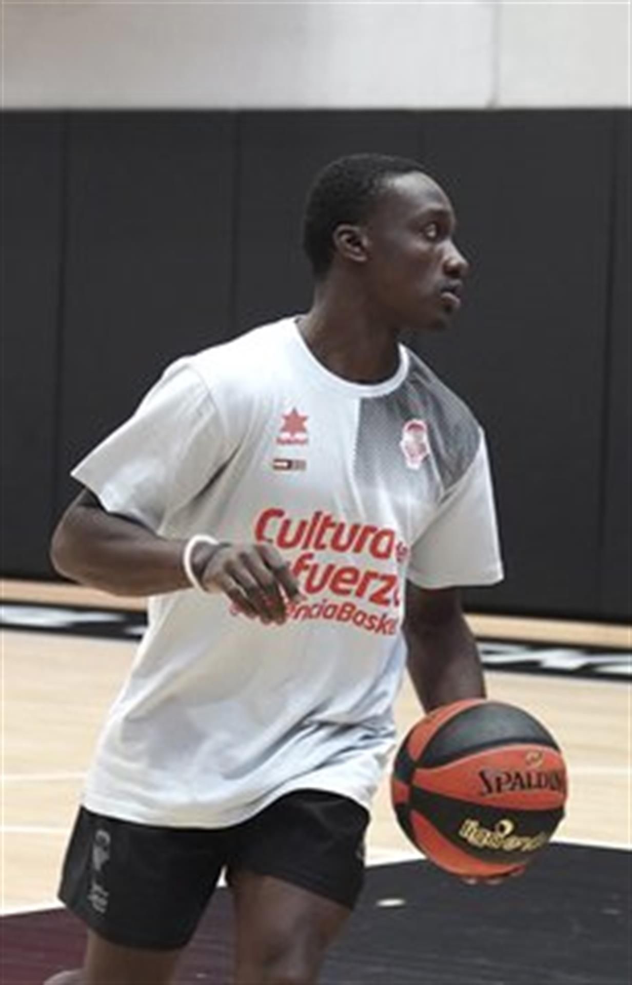 Harper, en una imagen compartida en redes por el Valencia Basket.