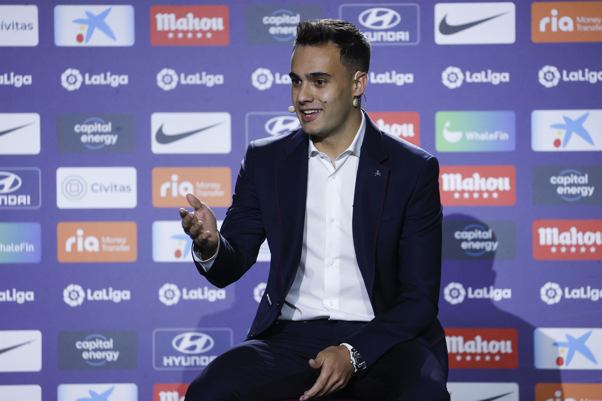 Reguilón, durante su presentación como nuevo jugador del Atlético de Madrid EFE/ Juan Carlos Hidalgo
