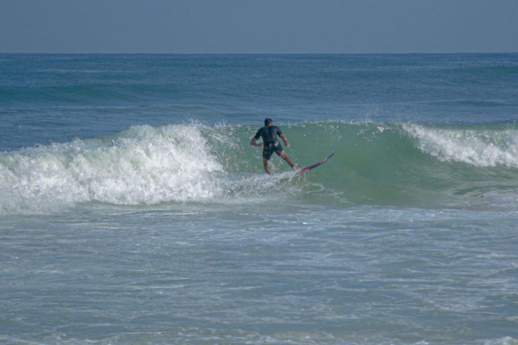 Surf en una playa de Gaza