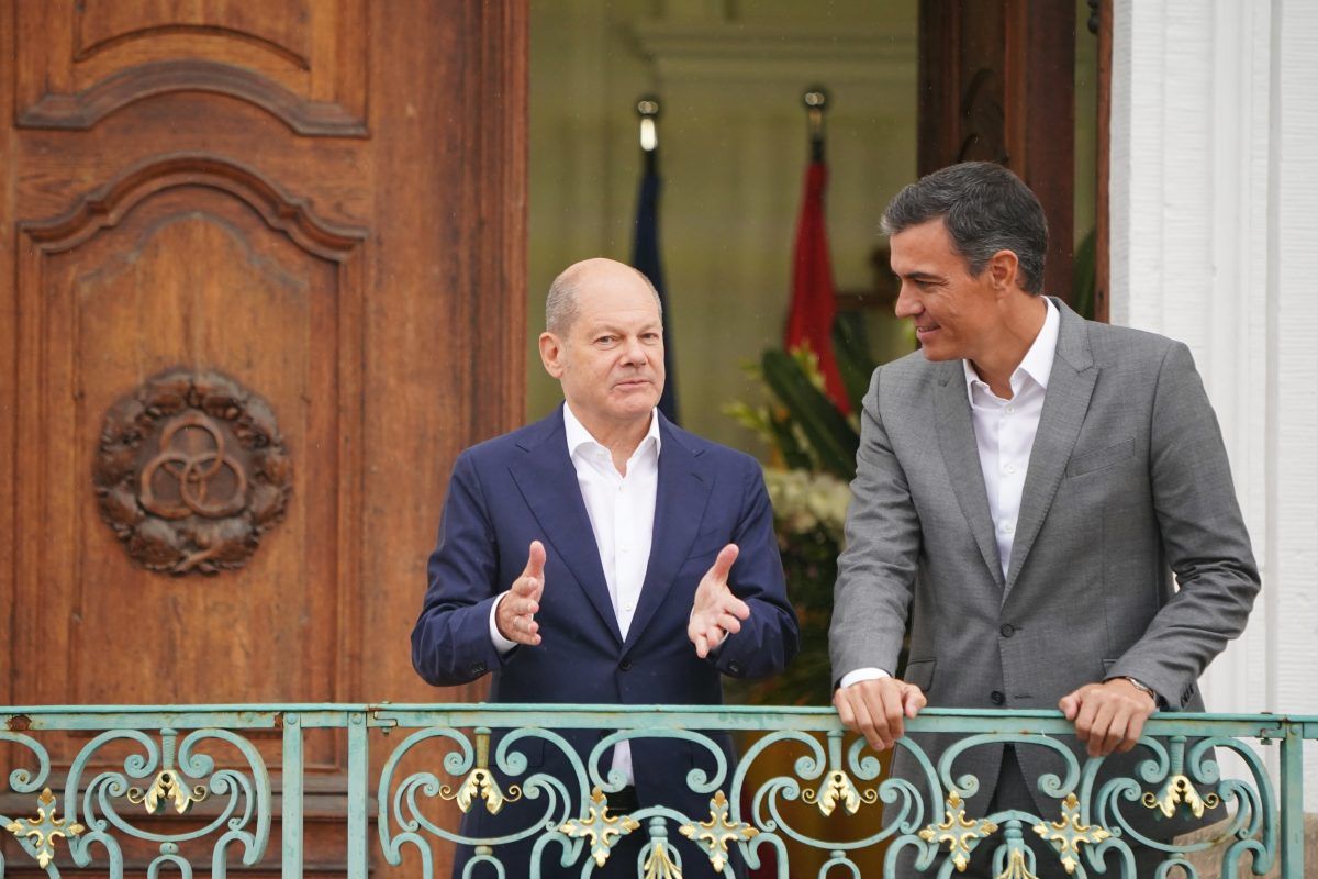 El canciller alemán Olaf Scholz (i) y el presidente del Gobierno español, Pedro Sanchez (d) durante una reunión en Meseberg, Alemania, el pasado mes de agosto. Hoy volverán a verse en España, en la XXV cu,bre hispano germana