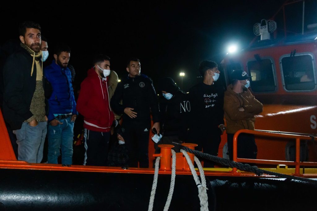 Rescatados 300 migrantes en las últimas horas, entre ellos 7 menores