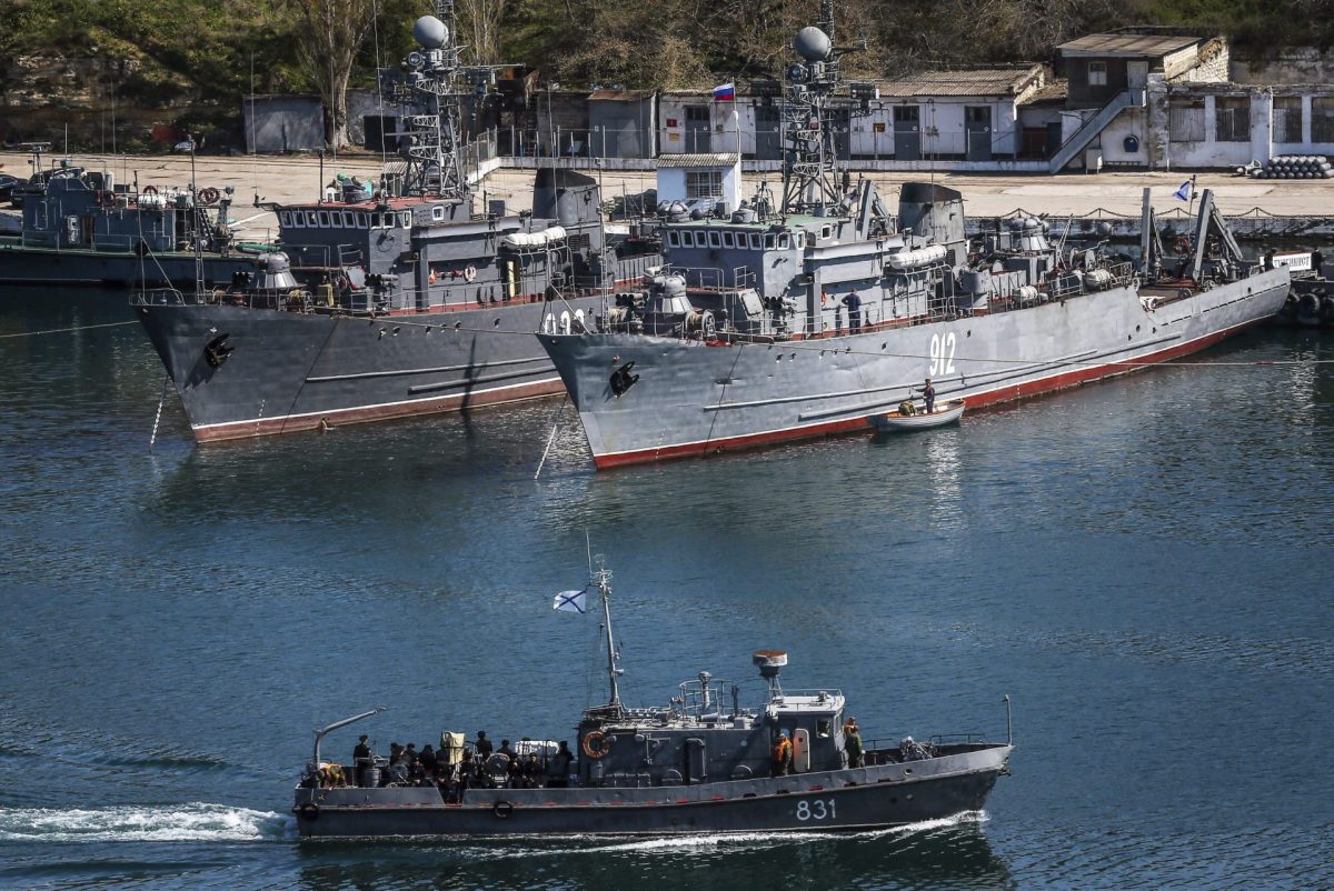 Imagen de archivo de buques de guerra rusos en Sebastopol, Crimea.