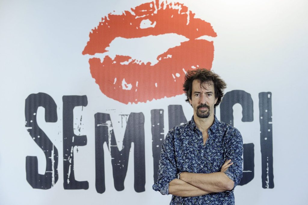 El director español Félix Viscarret, cuya película  "No mires a los ojos", abre este sábado la 67ª Semana Internacional de Cine de Valladolid (Seminci). EFE/Nacho Gallego
