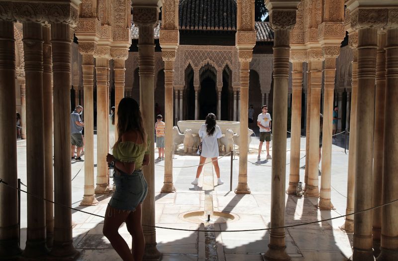 La Alhambra licita la rehabilitación