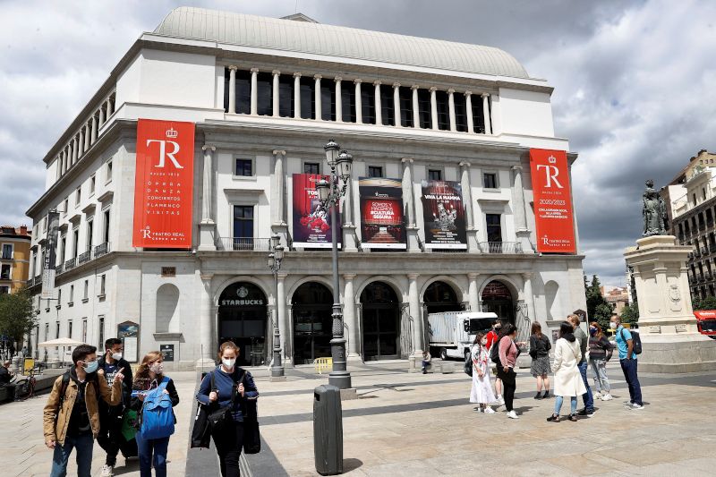 Fachada principal del Teatro Real de Madrid que cumple 25 años tras su reapertura