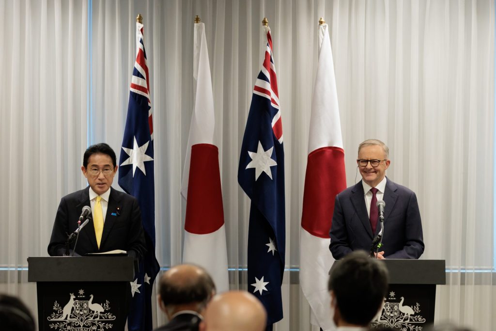 Australia y Japón firman un pacto seguridad para contrarrestar auge de China