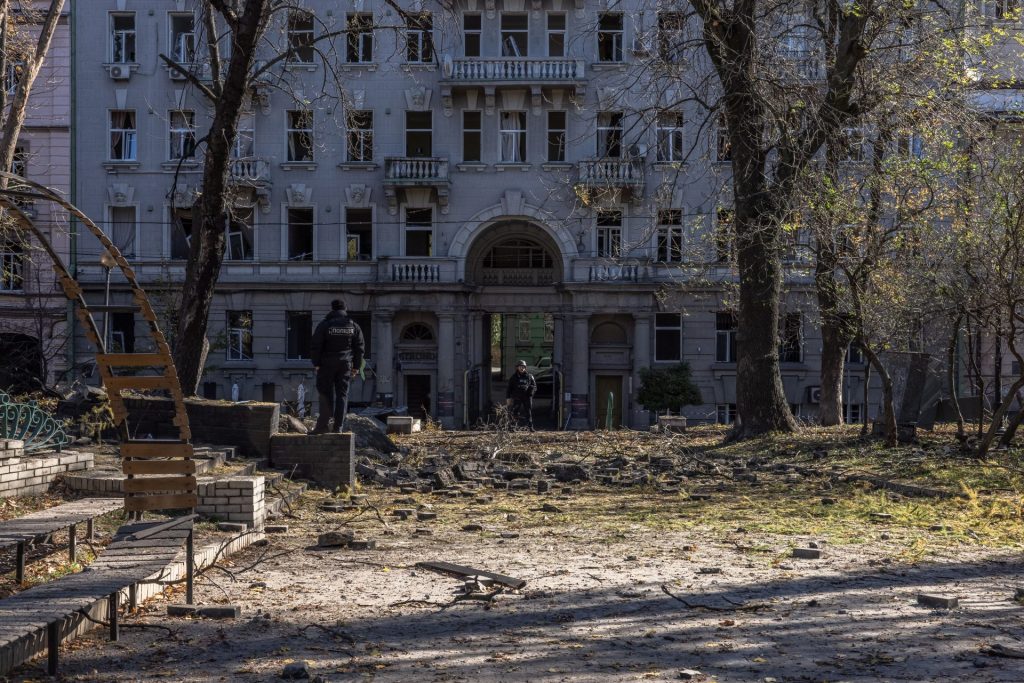 Destrozos en un edificio en Kiev