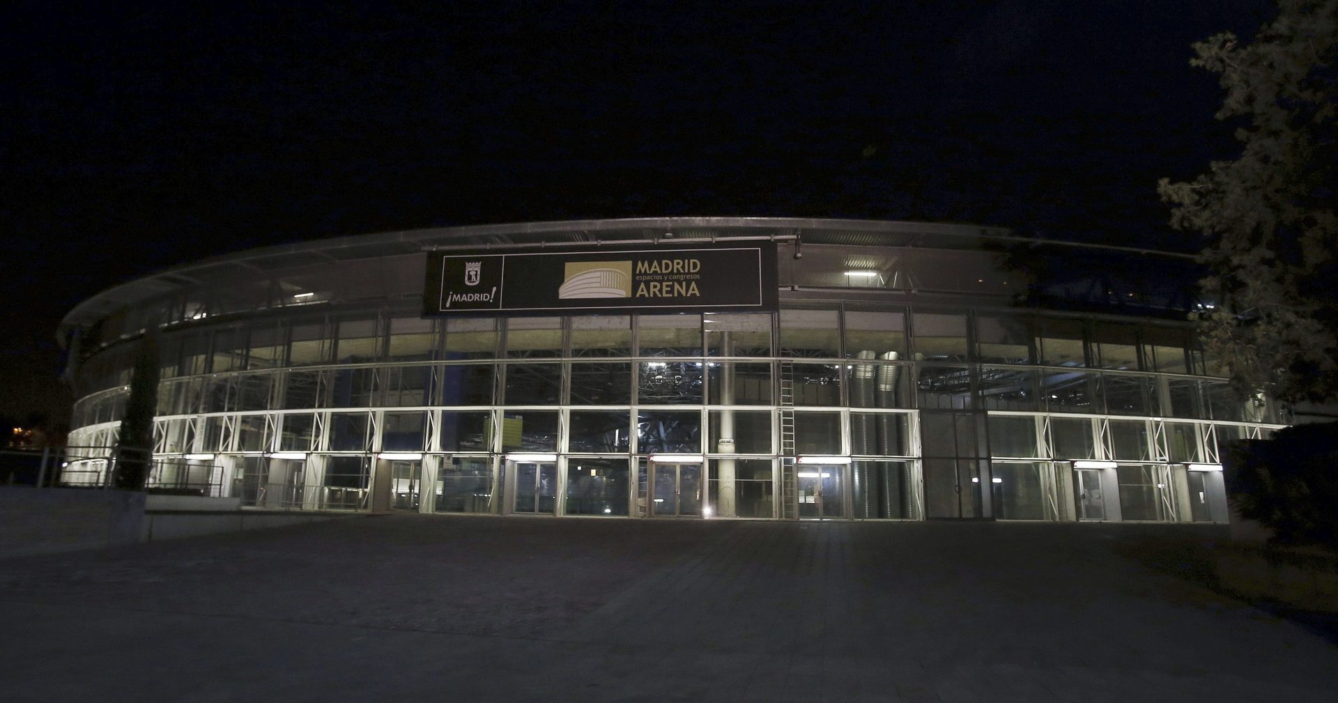 Vista exterior del Madrid Arena, donde murieron en una avalancha cinco chicas hace diez años.