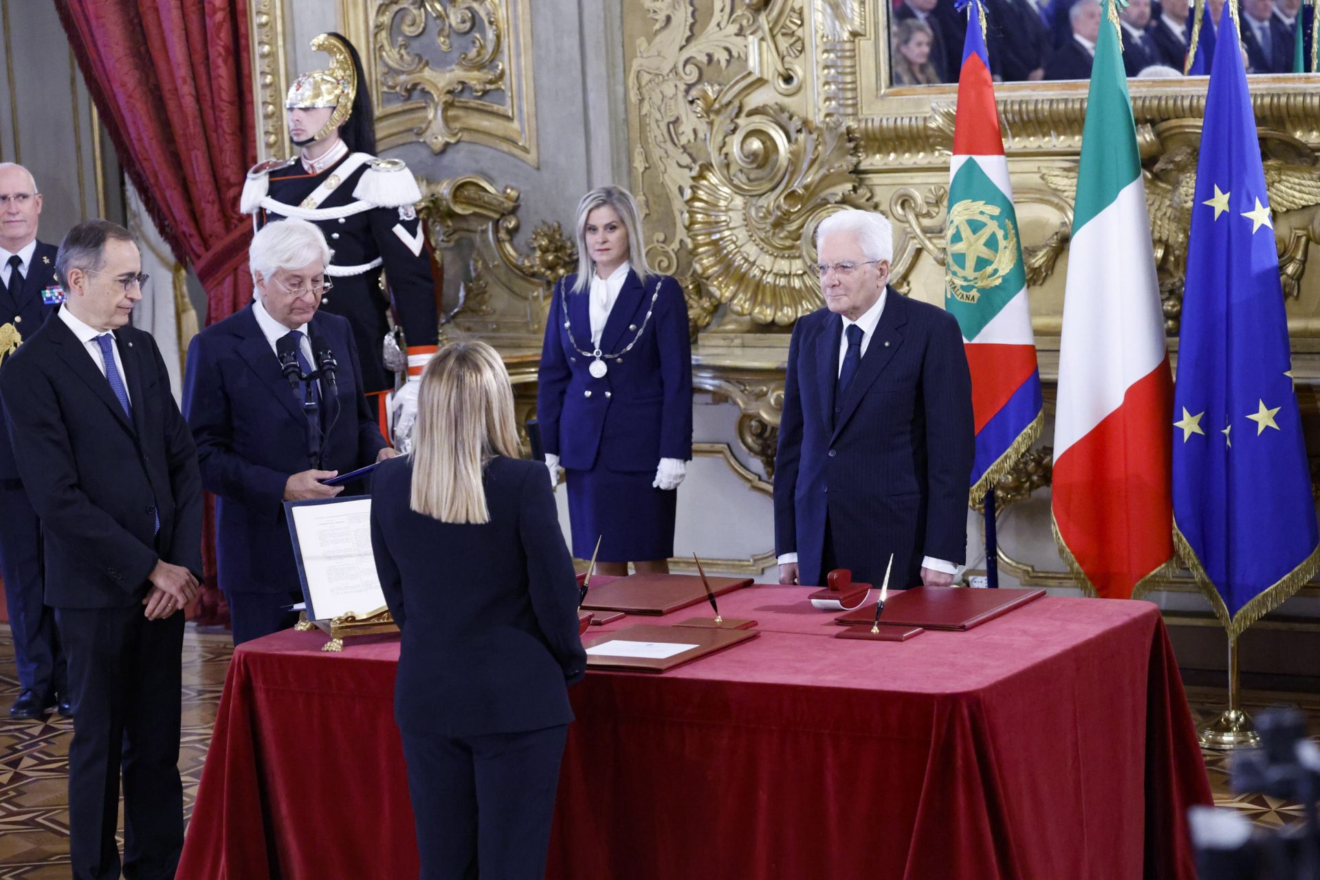 Giorgia Meloni jura como nueva primera ministra de Italia