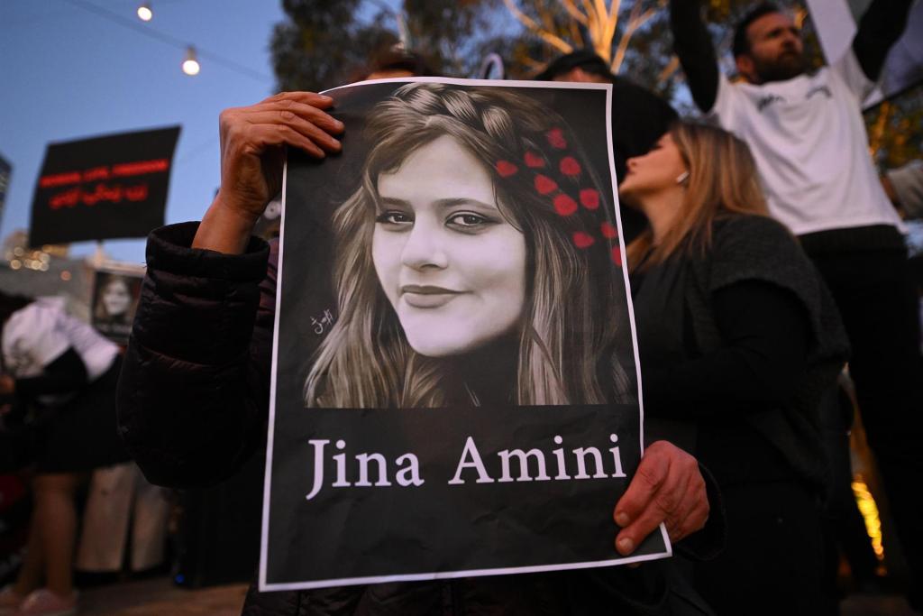 Imagen de archivo de una manifestación por la muerte de la joven Mahsa Amini.
