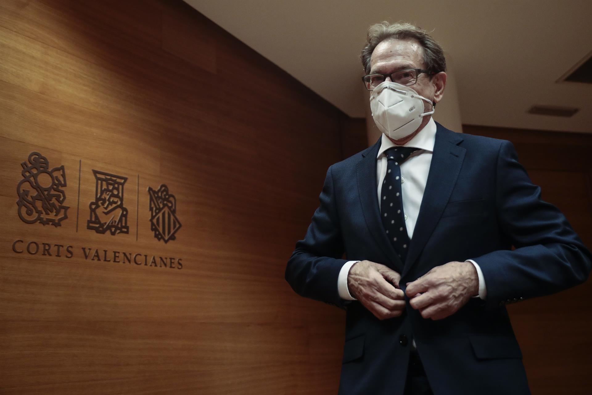 El conseller de Sanidad, Miguel Mínguez, en Les Corts. EFE/Ana Escobar/Archivo