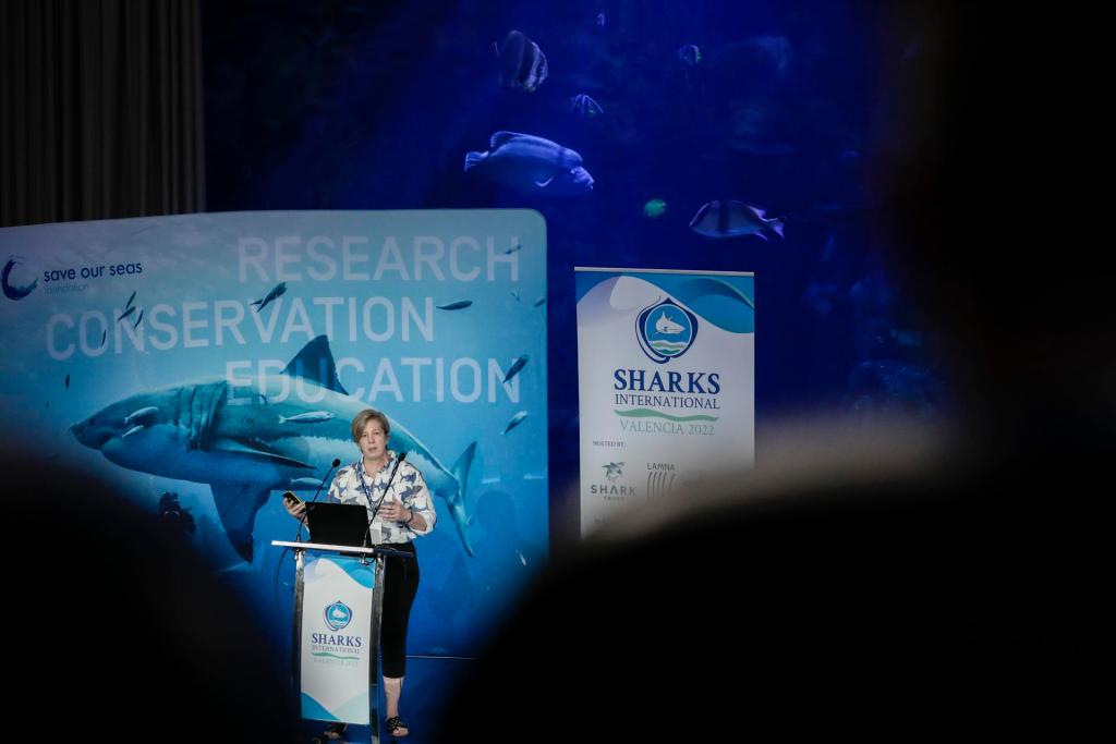La directora del Sistema Integrado de Observación Marina de Australia, Michelle Heupel, en el congreso internacional sobre tiburones que por primera vez se celebra en Europa y donde expertos de todo el mundo aportarán sus últimas investigaciones y alertas. EFE/Ana Escobar