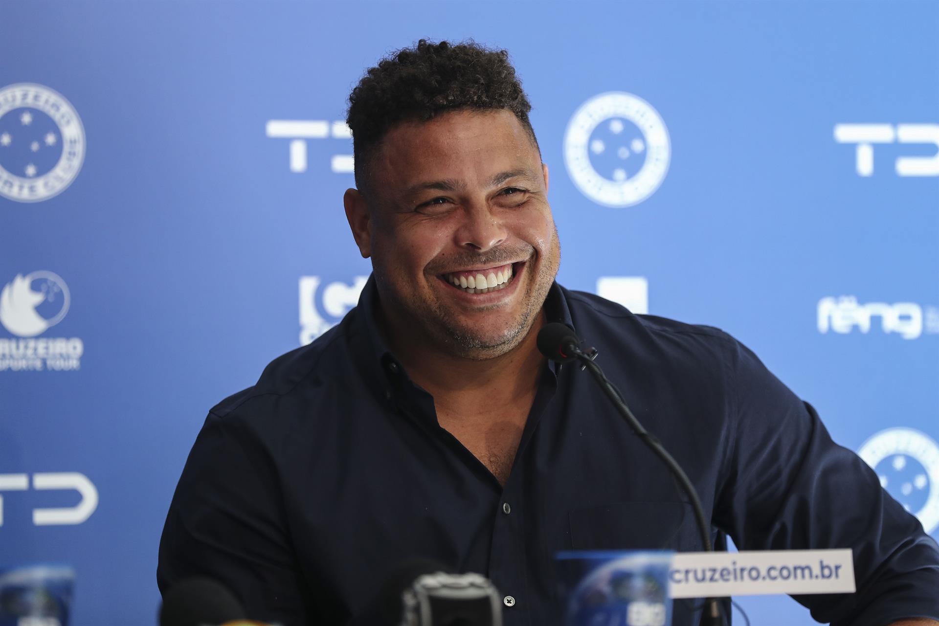 El presidente del Cruzeiro, Ronaldo Nazário, habla durante una rueda de prensa, hoy en Sao Paulo (Brasil). EFE/Sebastiao Moreira
