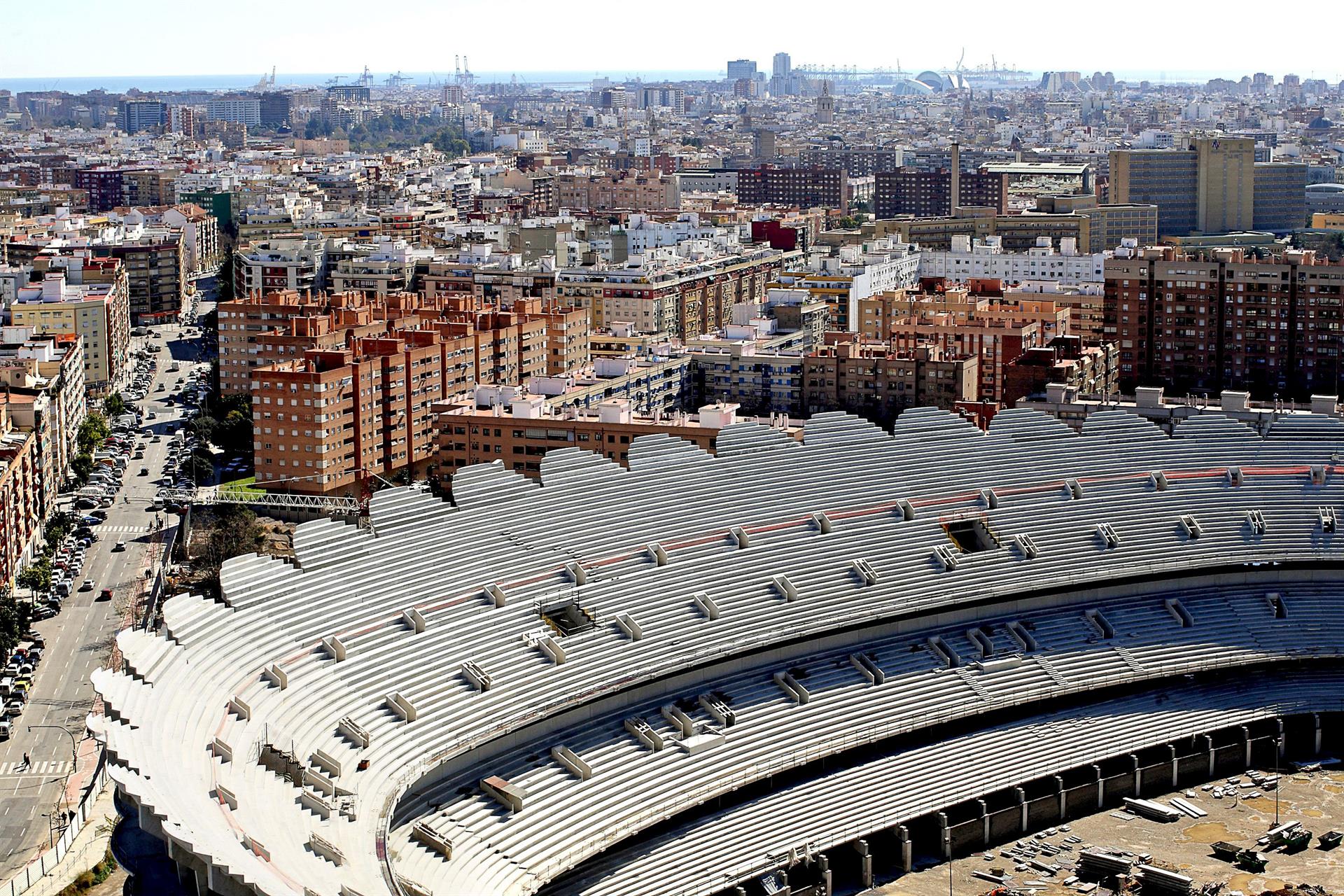 Vista aérea del nuevo campo de Mestalla. EFE/ Manuel Bruque/Archivo