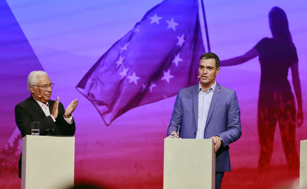 Pedro Sánchez habla en presencia de Antonio Costa en el congreso del Partido de los Socialistas Europeos (PSE)