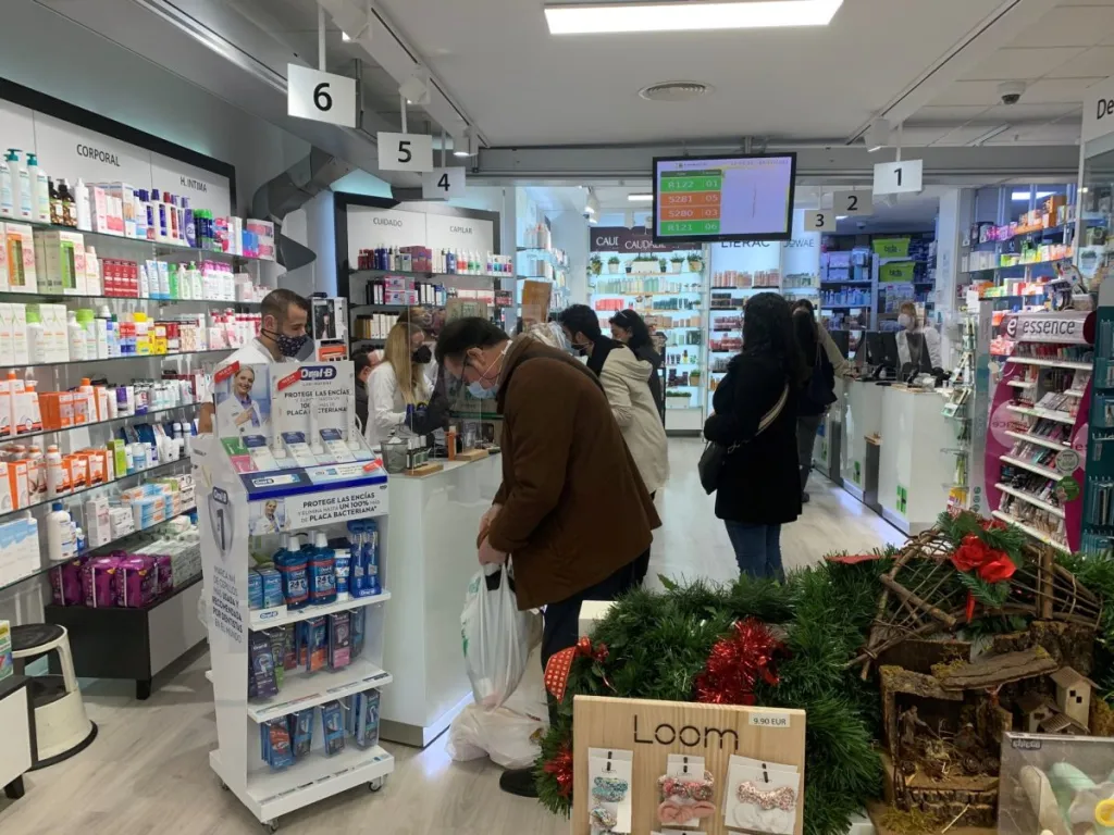 Vista de una farmacia, cuando hoy salió un estudio sobre consumo de antibióticos