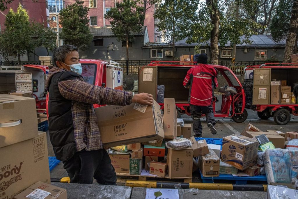 Repartidores de paquetes en China en la fecha 11.11