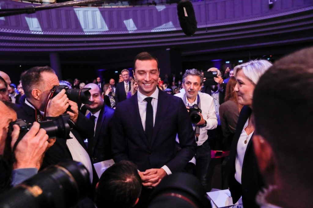 El nuevo líder ultraderechista francés Jordan Bardella, reemplaza en el liderazgo del partido a Le Pen