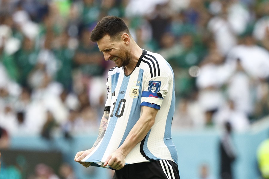 Lionel Messi durante a partida desta terça-feira. EFE/Rodrigo Jiménez