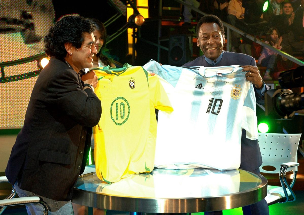 Maradona y Pelé con sus números 10 en unos mundiales
