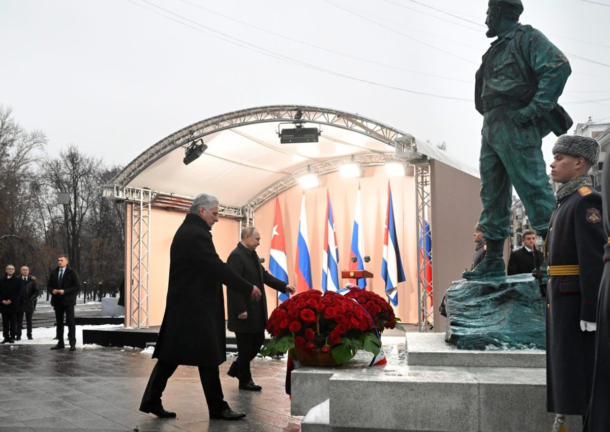 Putin y Canel en la inauguración de una estatua de Fidel en un encuentro Rusia - Cuba
