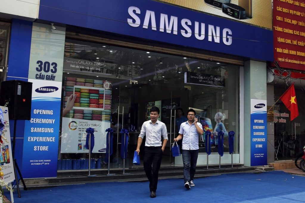 Una tienda de Samsung en Vietnam, que ha ganado atractivo tecnológico