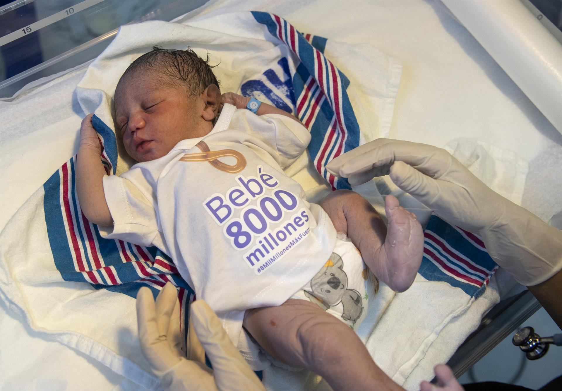 Bebé Damián hace el mundo alcance los 8.000 millones