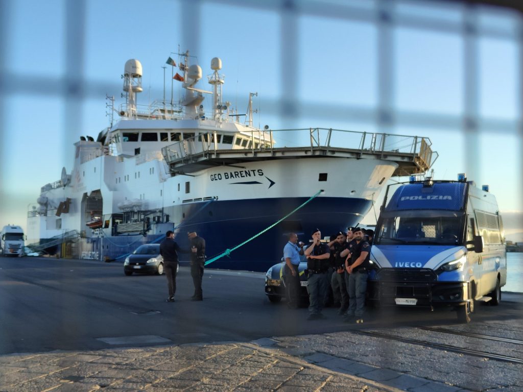 El barco Geo Barents, de Médicos Sin Fronteras, atracado en el puerto de Catania, Italia. 