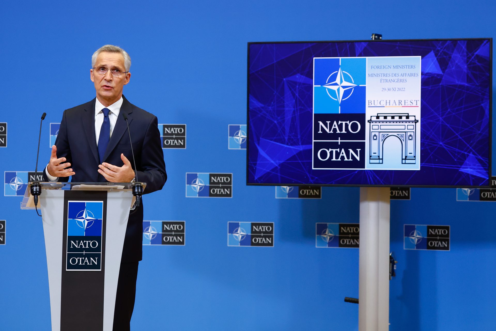 La OTAN asegura que Ucrania afronta un "horrible inicio" del invierno