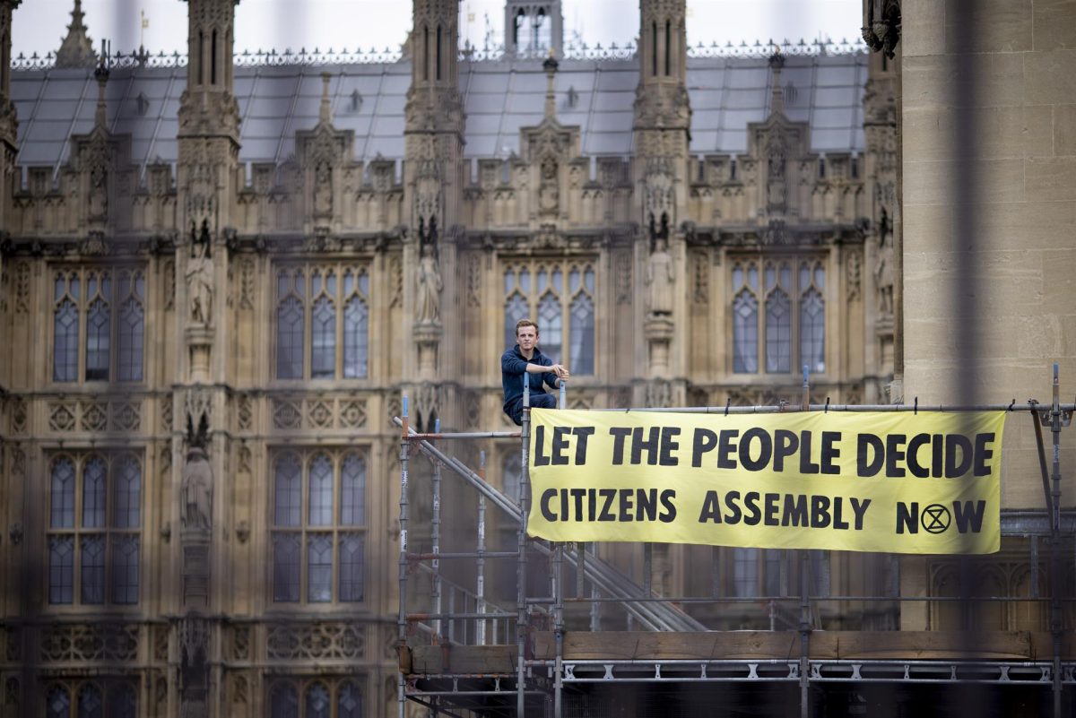 Activistas del grupo Extinction Rebellion se encerraron en el Parlamento británico el pasado mes de septiembre, para exigir una 'asamblea de ciudadanos' para combatir el cambio climático.