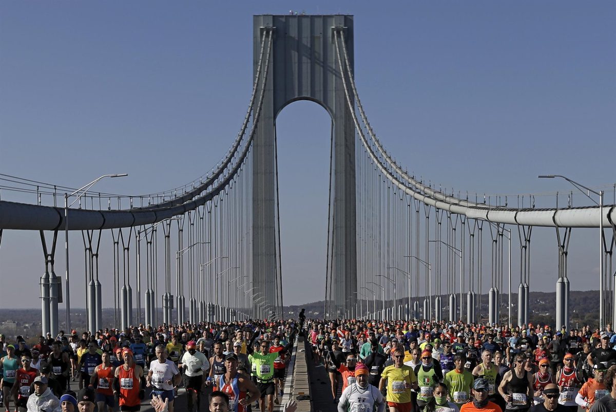 Miles de corredores particpan en la maratón de Nueva York.