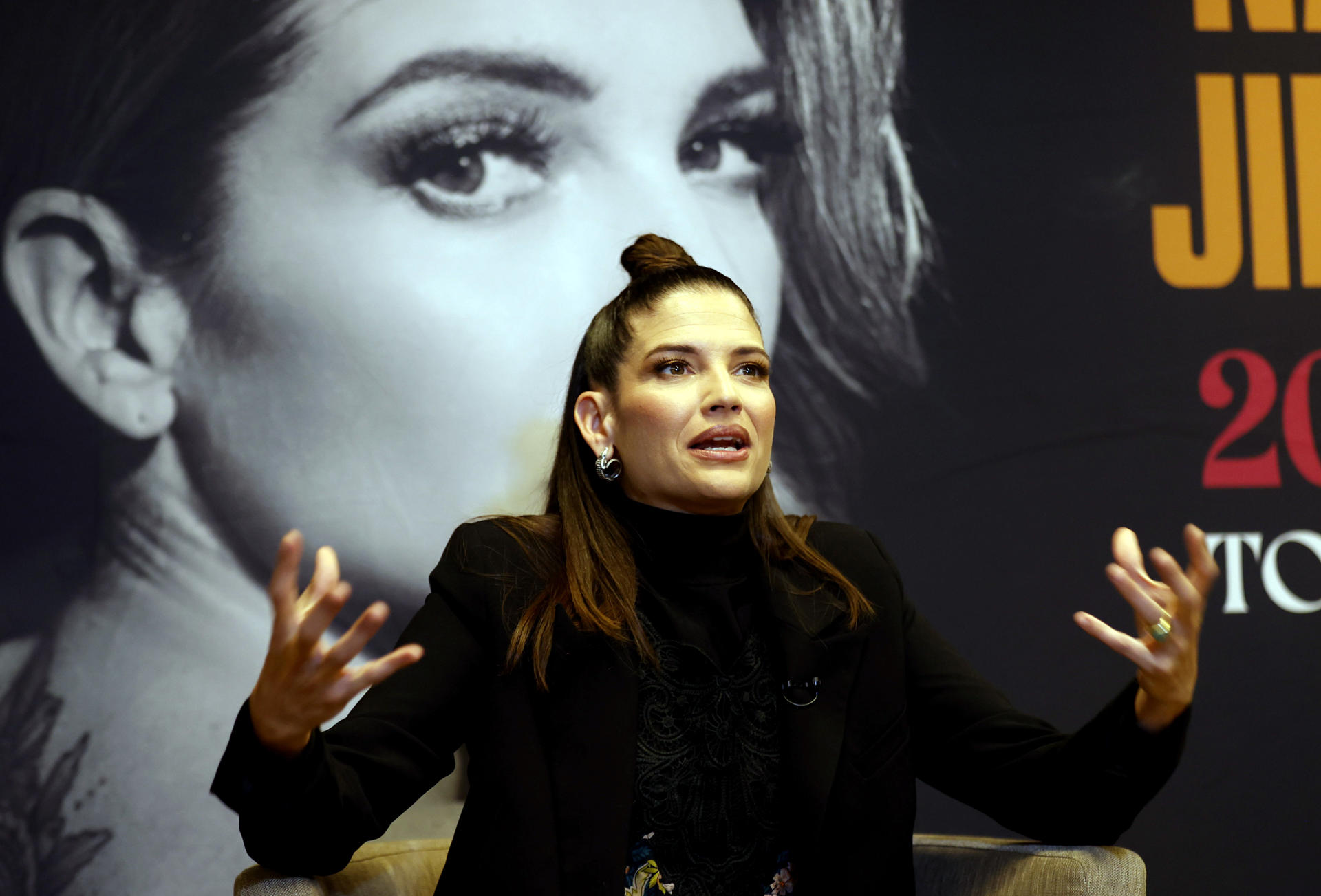 La cantante española Natalia Jiménez habla en una entrevista con EFE, el 16 de noviembre de 2022, en Bogotá (Colombia). EFE/ Mauricio Dueñas Castañeda